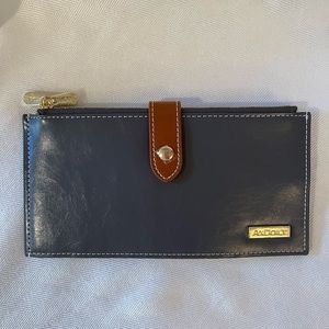 Andoilt gray leather wallet, like new!‎